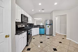 9918 Pierre Ct, Houston, TX 77089 - Photo 10