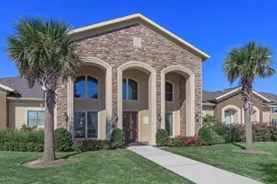 332 Independence Dr, Port Lavaca, TX 77979 - Photo 2