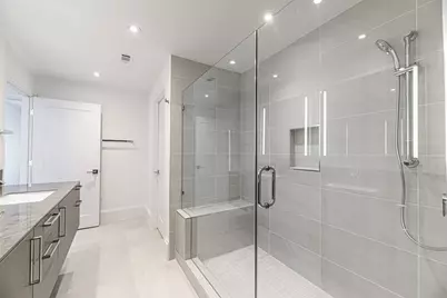 1701 Hermann Drive #34L, Houston, TX 77004 - Photo 16