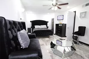 7047 Bissonnet St, Houston, TX 77074 - Photo 20