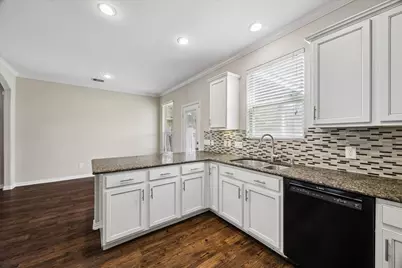 660 Oak Circle Drive E, Conroe, TX 77301 - Photo 12