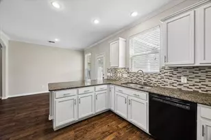 660 Oak Cir Dr E, Conroe, TX 77301 - Photo 12