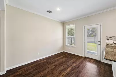 660 Oak Circle Drive E, Conroe, TX 77301 - Photo 8