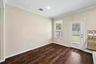 660 Oak Cir Dr E, Conroe, TX 77301 - Photo 8