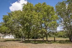 12819 W Burton St, Burton, TX 77835 - Photo 4
