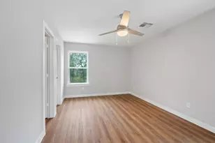 8217 Crestview Dr, Houston, TX 77028 - Photo 18