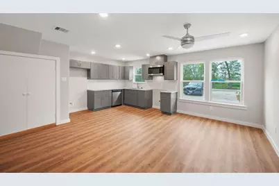 8217 Crestview Drive, Houston, TX 77028 - Photo 4