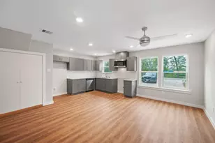 8217 Crestview Dr, Houston, TX 77028 - Photo 4
