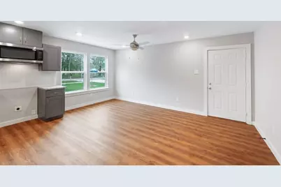 8217 Crestview Drive, Houston, TX 77028 - Photo 8