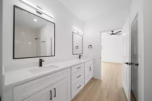 7817 Beckley St, Houston, TX 77088 - Photo 16