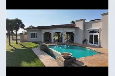 45 Jefferson Avenue, Port Lavaca, TX 77979 - Photo 2