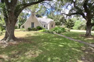 1304 Rhodora St, La Marque, TX 77568 - Photo 1
