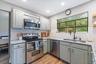 9 Silver Elm Pl, The Woodlands, TX 77381 - Photo 8