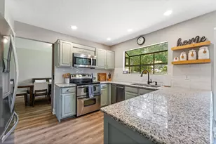 9 Silver Elm Pl, The Woodlands, TX 77381 - Photo 10