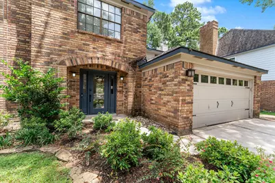 9 Silver Elm Place, The Woodlands, TX 77381 - Photo 2