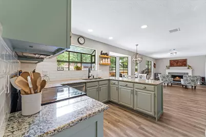 9 Silver Elm Place, The Woodlands, TX 77381 - Photo 6