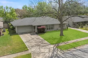 11411 Atwell Dr, Houston, TX 77035 - Photo 2