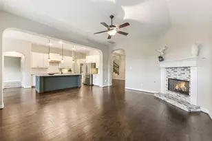 16718 Lake Limestone Ln, Houston, TX 77044 - Photo 10