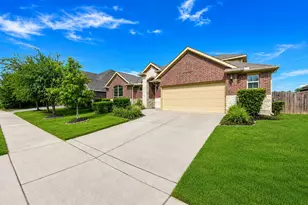 16718 Lake Limestone Ln, Houston, TX 77044 - Photo 2
