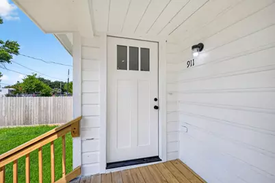 913 Bennington, Houston, TX 77022 - Photo 14