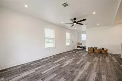 913 Bennington, Houston, TX 77022 - Photo 4
