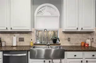 7406 Summer Trail Dr, Sugar Land, TX 77479 - Photo 18