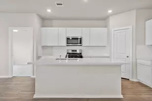 1950 Stargazer Ln, Angleton, TX 77515 - Photo 4