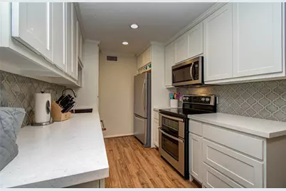 7575 Katy Freeway #113, Houston, TX 77024 - Photo 8