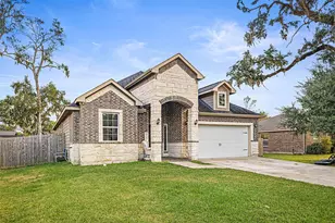 267 Freeman Blvd, West Columbia, TX 77486 - Photo 2