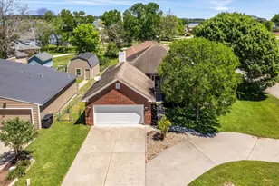 958 Lake View Dr, Montgomery, TX 77356 - Photo 2