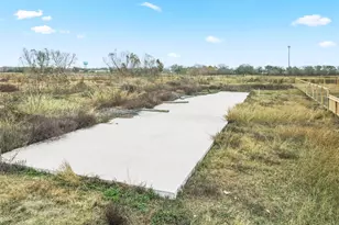 909 26th St, Dickinson, TX 77539 - Photo 1