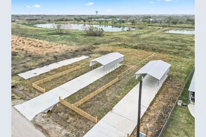 909 26th Street, Dickinson, TX 77539 - Photo 4