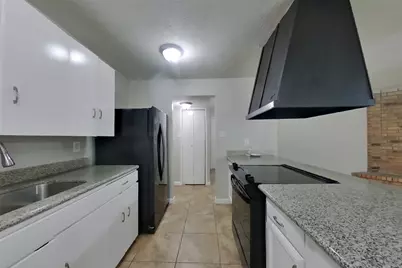 5030 Ridgecreek Drive, Houston, TX 77053 - Photo 6