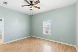 911 Bonita St, Bayou Vista, TX 77563 - Photo 18