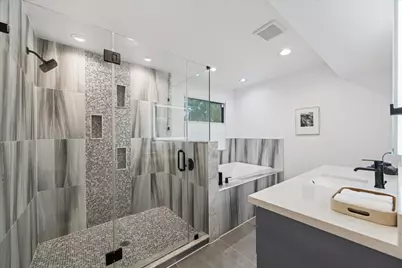 45 Patti Lynn Lane, Houston, TX 77024 - Photo 34