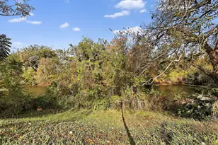 1164 E Kyle Rd, Clute, TX 77531 - Photo 8