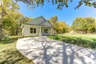 1309 Smith St, Navasota, TX 77868 - Photo 2