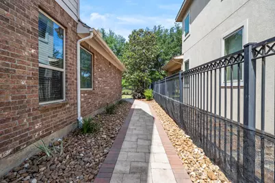 626 Dalton Lane, Sugar Land, TX 77479 - Photo 40