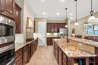626 Dalton Lane, Sugar Land, TX 77479 - Photo 14