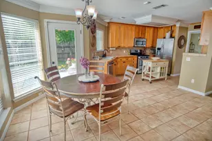 608 Prairie Ln, Angleton, TX 77515 - Photo 2