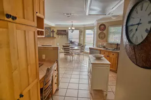 608 Prairie Ln, Angleton, TX 77515 - Photo 12