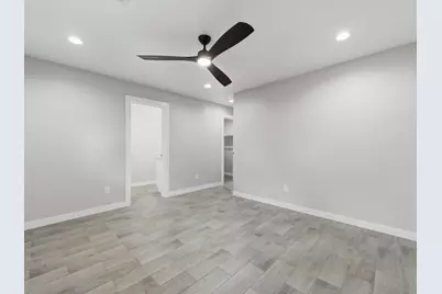 413 S 12th St, Conroe, TX 77301 - Photo 10