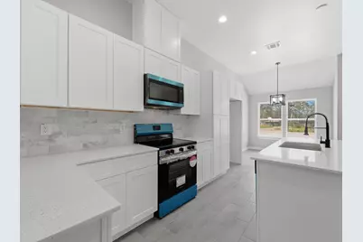 413 S 12th St, Conroe, TX 77301 - Photo 6