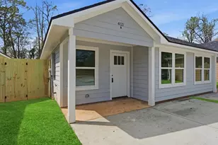 413 S 12th St, Conroe, TX 77301 - Photo 2