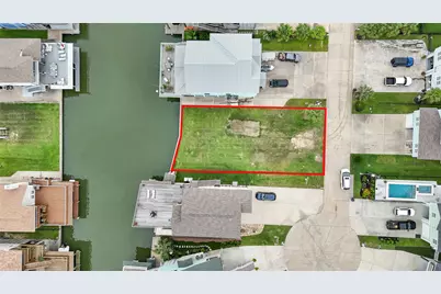 413 Amanda Circle, Tiki Island, TX 77554 - Photo 8