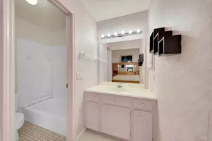 9168 Wilcrest Dr, Houston, TX 77099 - Photo 14