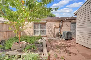 9168 Wilcrest Dr, Houston, TX 77099 - Photo 2