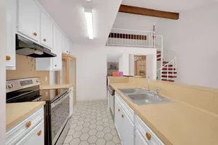 9168 Wilcrest Dr, Houston, TX 77099 - Photo 6