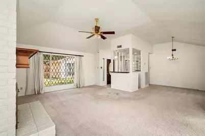 422 W Castle Harbour Drive, Friendswood, TX 77546 - Photo 6