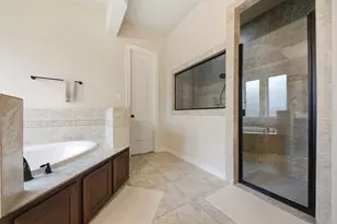 13929 N Lake Branch Ln, Houston, TX 77044 - Photo 20